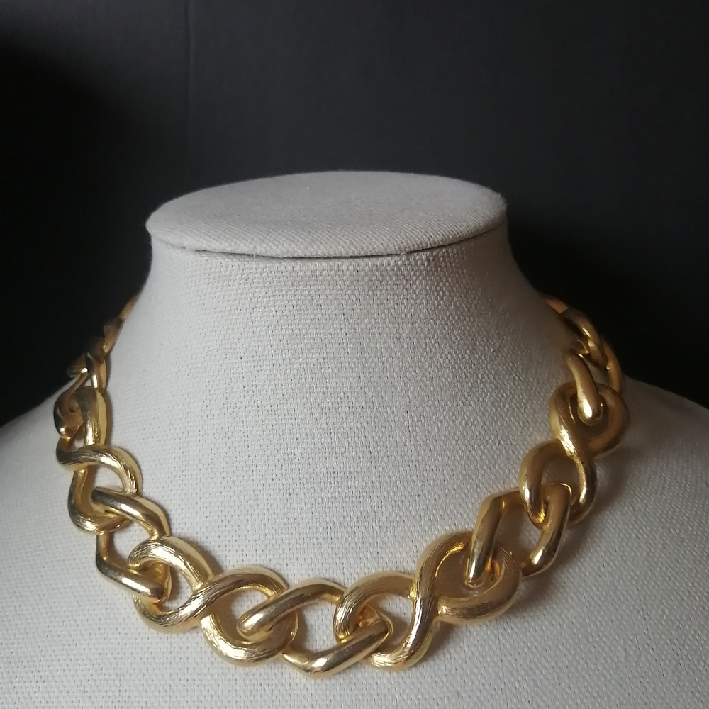 Vintage Unsigned Necklace Gold Chunky Chain Oval Links Statement